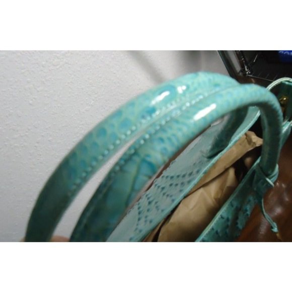 ****SOLD***
/Not for Sale/
Vintage Brahmin Glossy Glass Green Ashby Zip Top Shou - Picture 12 of 12